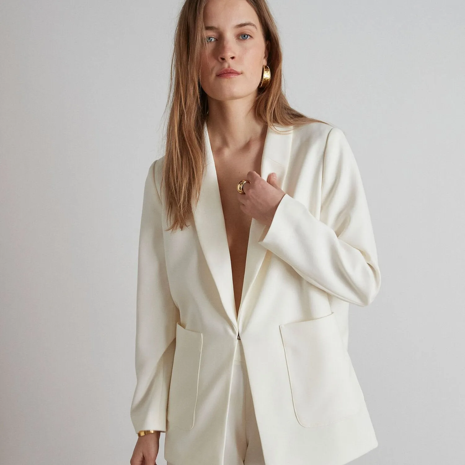 ALIZEE OVERSIZED CREAM BLAZER