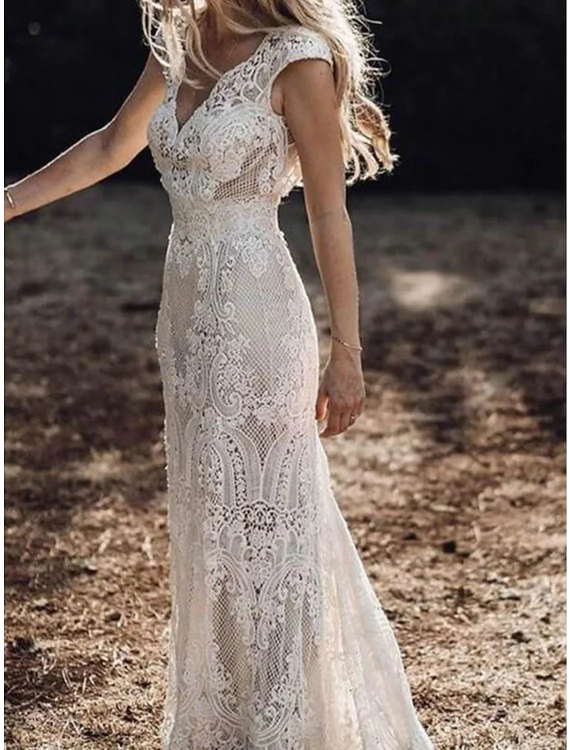 Beach Boho Wedding Dresses Mermaid / Trumpet V Neck Cap Sleeve Court Train Lace Outdoor Bridal Gowns With Appliques Solid Color Summer Wedding Party