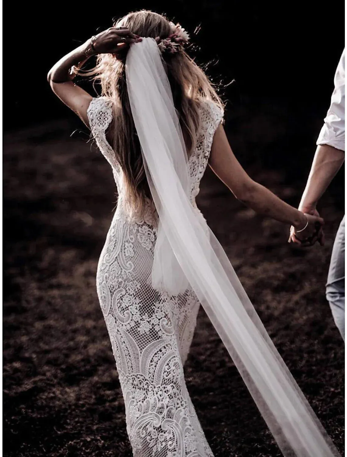 Beach Boho Wedding Dresses Mermaid / Trumpet V Neck Cap Sleeve Court Train Lace Outdoor Bridal Gowns With Appliques Solid Color Summer Wedding Party