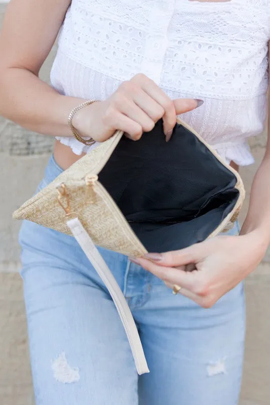 Daisy Wristlet Clutch  *Online Only*