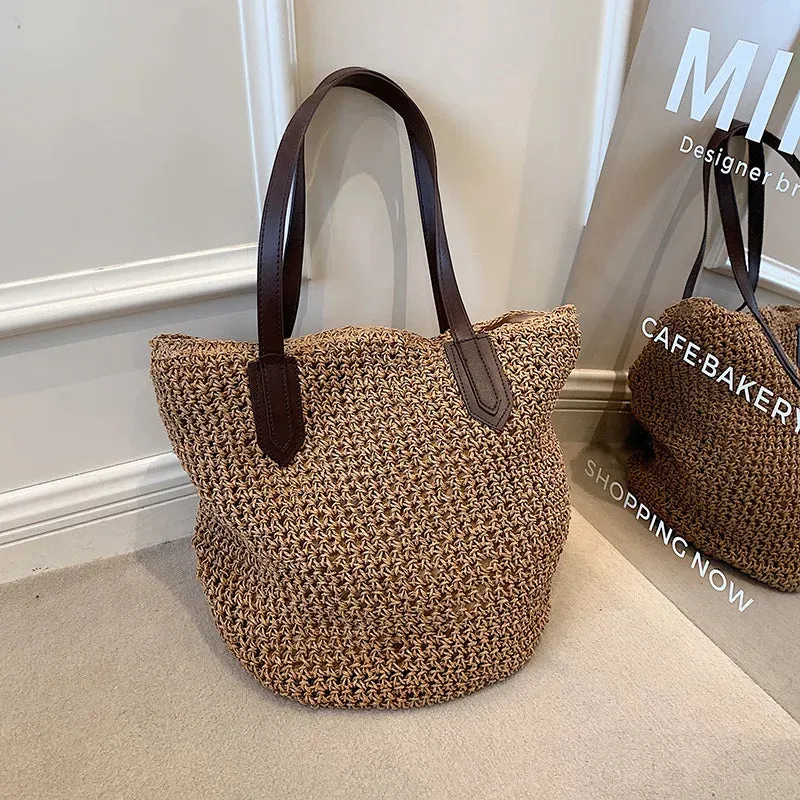 Essentials Natural Straw Tote with Zipper for Beach Outings